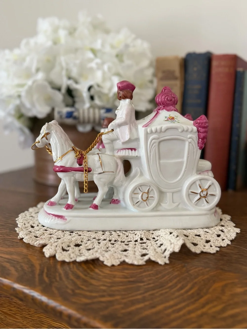 Elegant Pink and White Porcelain Carriage Figurine - Home Party Decor